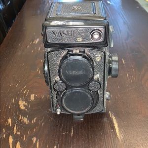 yashica mat -124g used